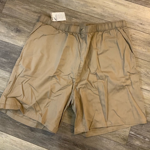 Men's Tan Shorts. Size 2XL - Picture 1 of 3